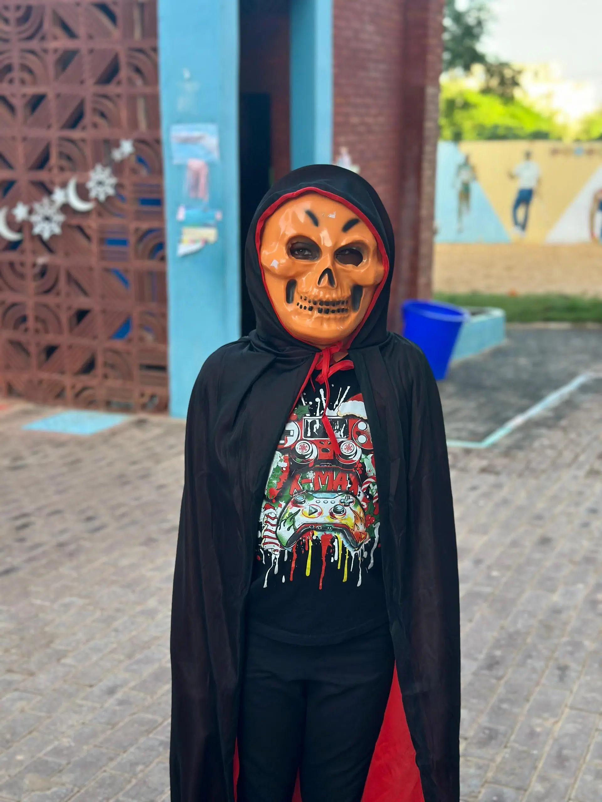 Enfants déguisés en sorcières et super-héros
